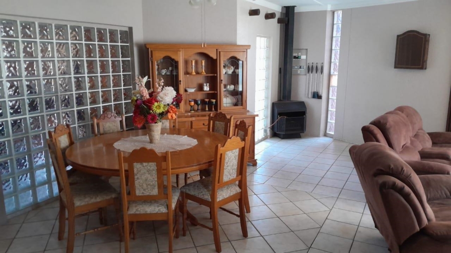 5 Bedroom Property for Sale in Riebeeckstad Free State